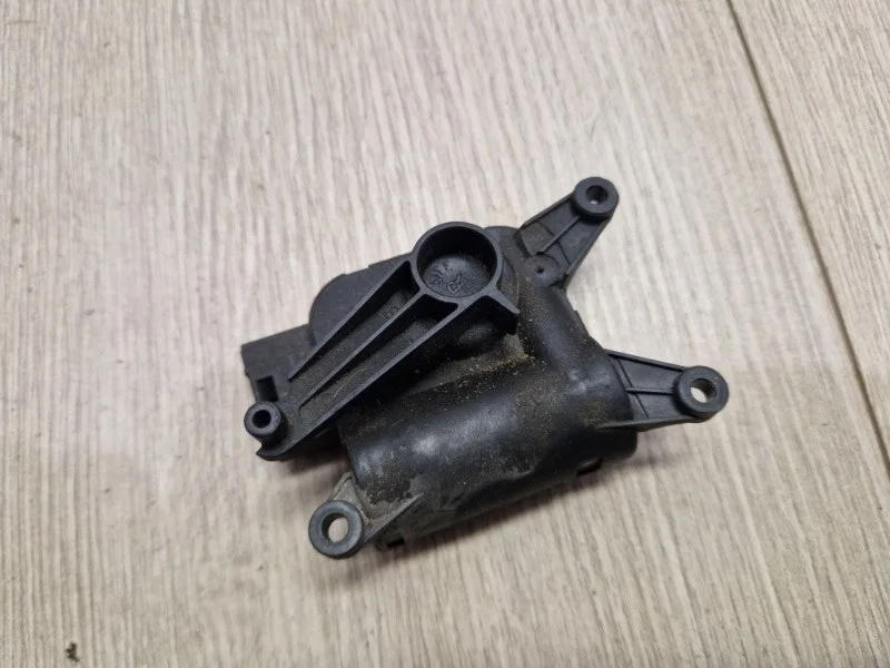 Моторчик заслонки отопителя VW Touareg 2003-2010 7L