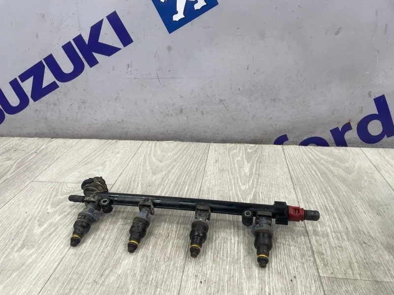 Топливная рампа Land Rover Freelander 2003 L314