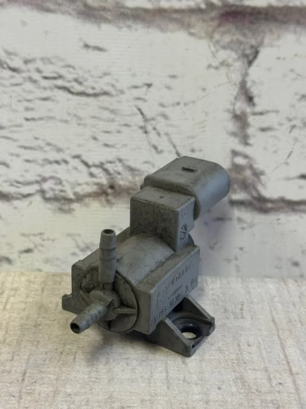 Клапан электромагнитный audi q5 2012 8R