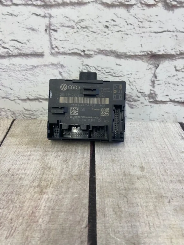 Блок комфорта Audi A8 2010-2015