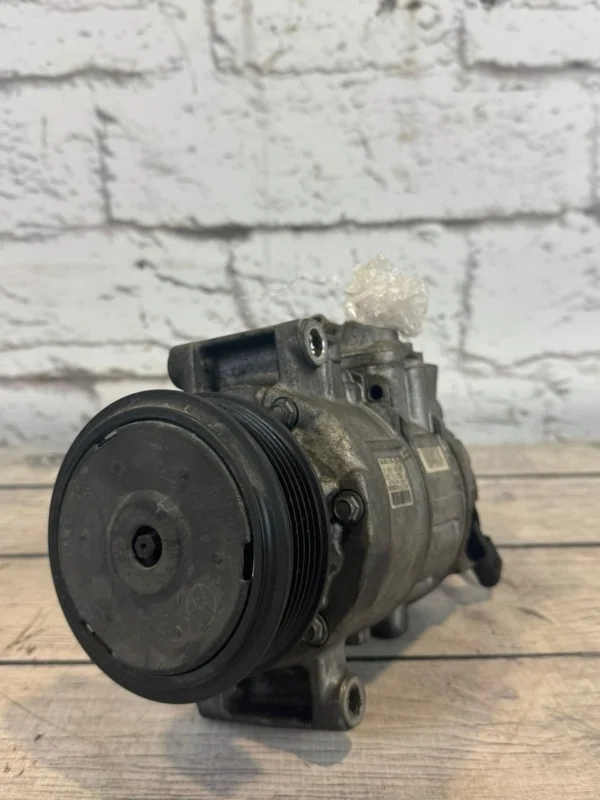 Компрессор кондиционера Audi A4 2009 B7