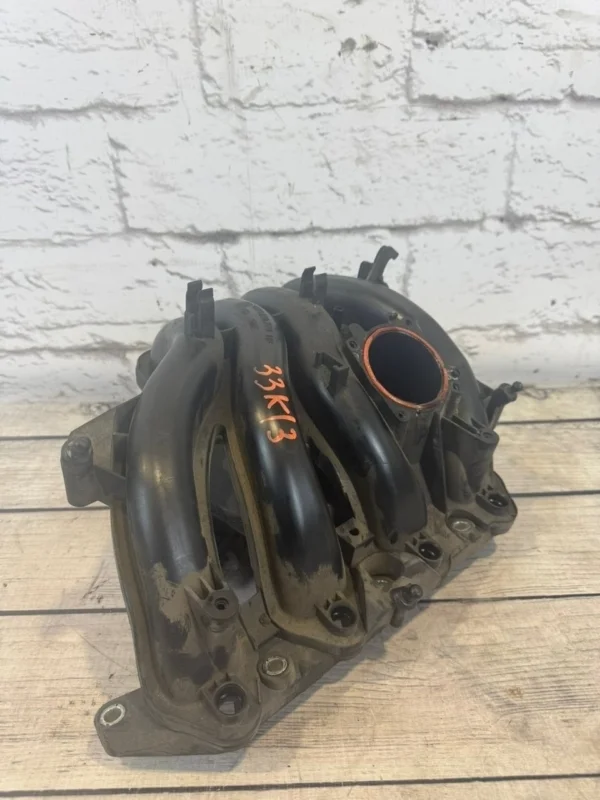 Коллектор впускной Skoda Fabia 2 2010