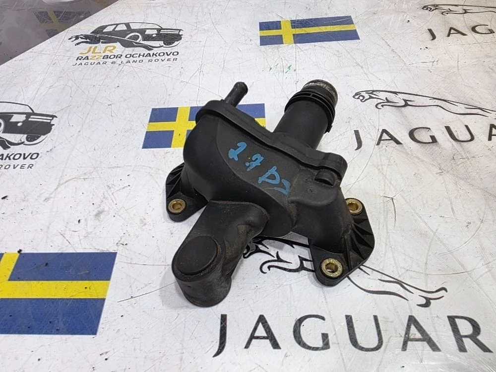 Тройник охлаждения Discovery 3-4 L319 Jaguar XF Discovery III (2004—2009)