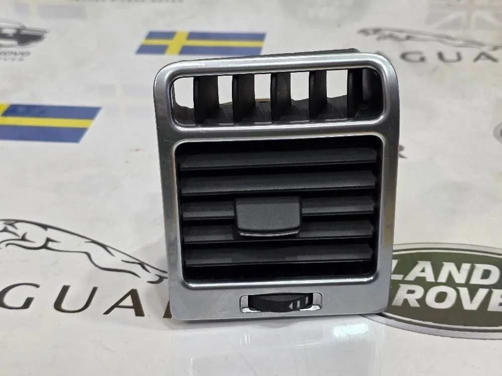 Дефлектор воздушный левый LR Range Rover 3 L322 Range Rover III (2002—2005)