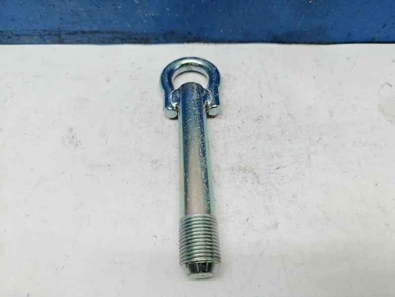 Крюк буксировочный Toyota Verso 2016 5196005010 ZGR20 1.6 1ZR-FAE