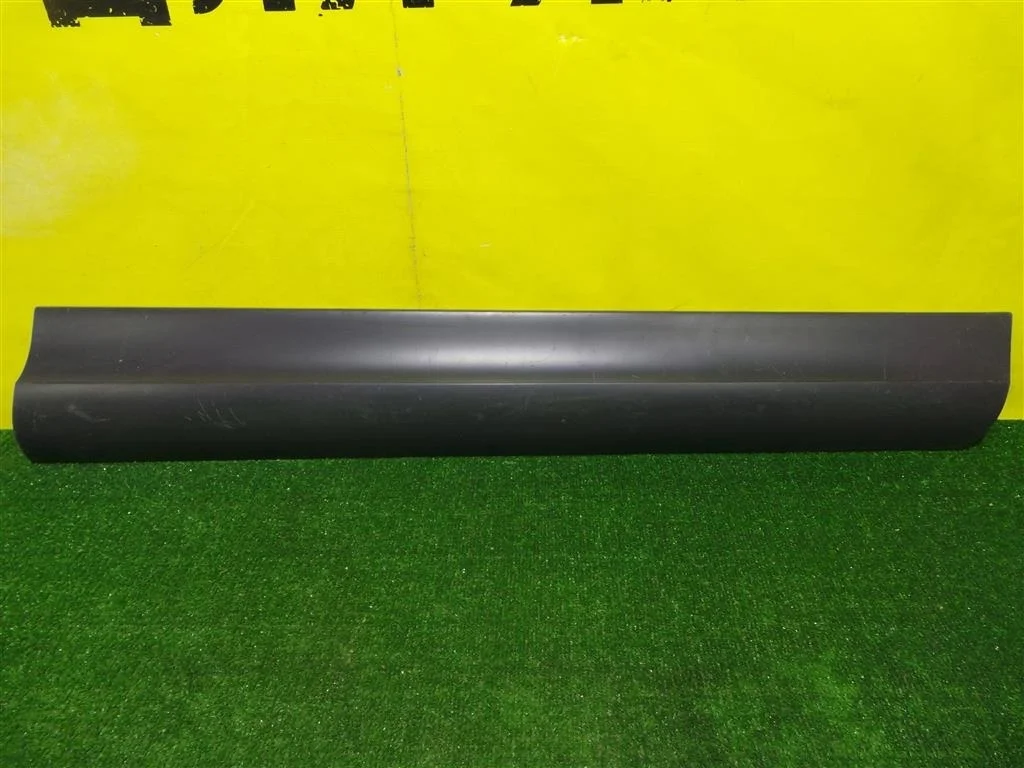 Накладка двери передней правой  Audi Q7 (4L) 2009 4L0853960H 5130