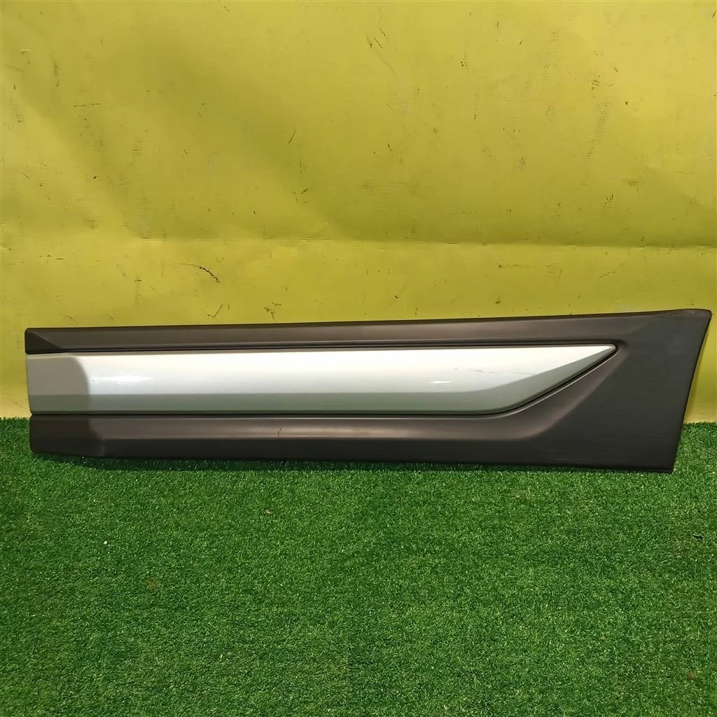 Накладка двери задней левой  Mitsubishi Outlander (GF) 2015 5757A409 7298