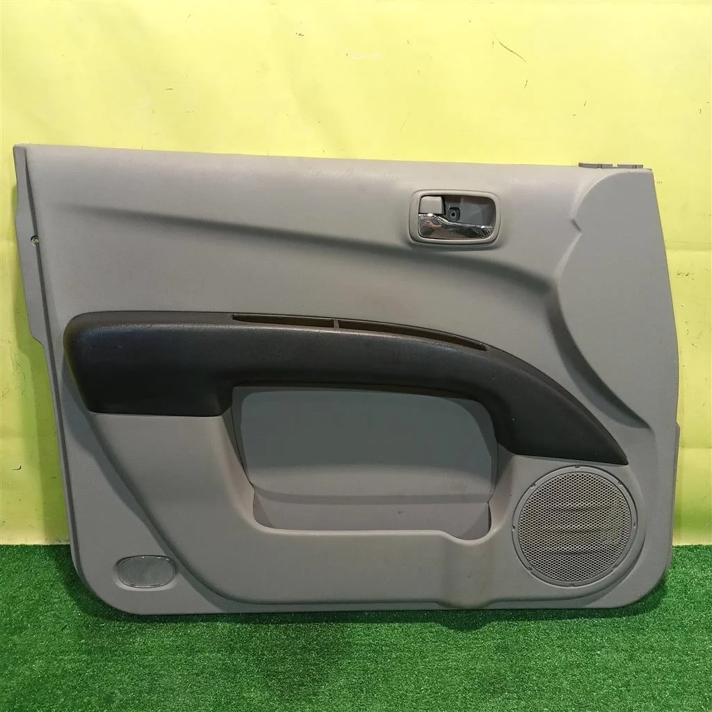 Обшивка двери передней левой  Mitsubishi L200 (KB) 2006 7221A133HA 8402