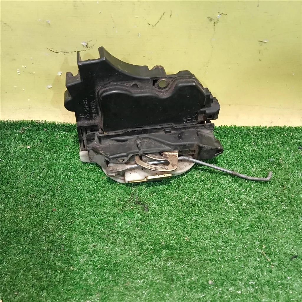 Замок двери передней правой  Mitsubishi Lancer (CS) 2003 MN159934 8647