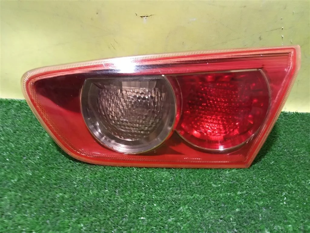 Фонарь задний внутренний правый  Mitsubishi Lancer X (CY) 2007 8330A476 10360