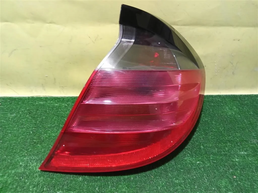 Фонарь задний правый  MERСEDES BENZ C-Class (W203) 2000 A2038200664 10384