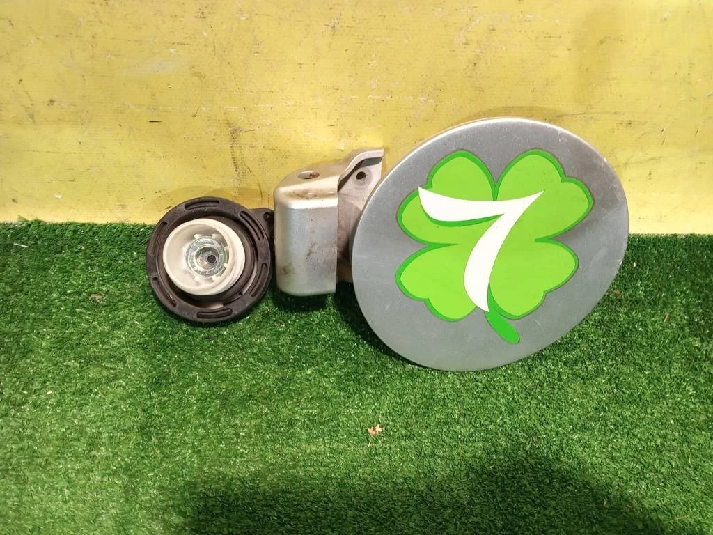 Лючок бензобака  Kia Cerato 2 TD 2009 695101M000 13862