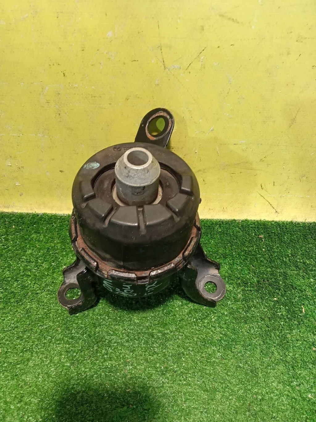 Опора двигателя правая  Mazda 6 GH 2007 GS1G39060G 13885