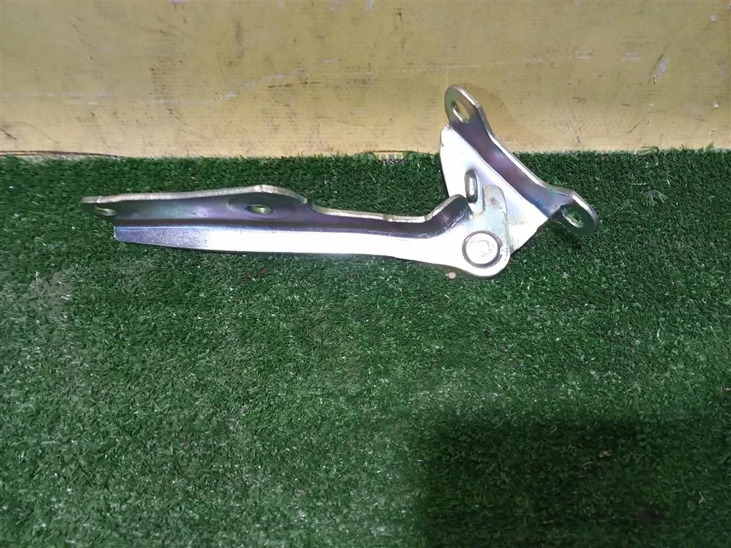 Петля капота левая  Mitsubishi L200 (KB) 2006 MR473529 14433