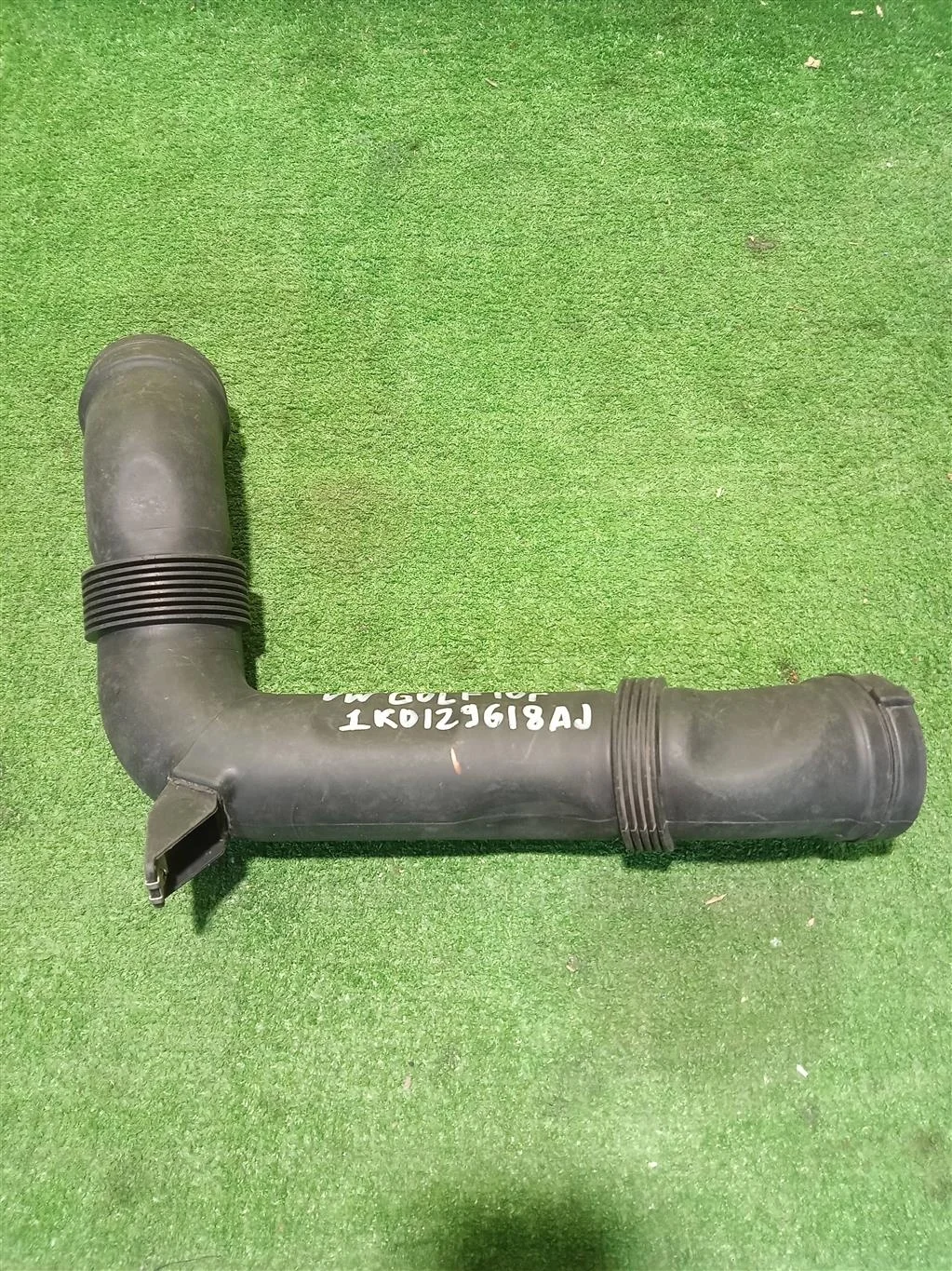 Патрубок воздушного фильтра  Volkswagen  Jetta 6 2014 1K0129618AJ 14932
