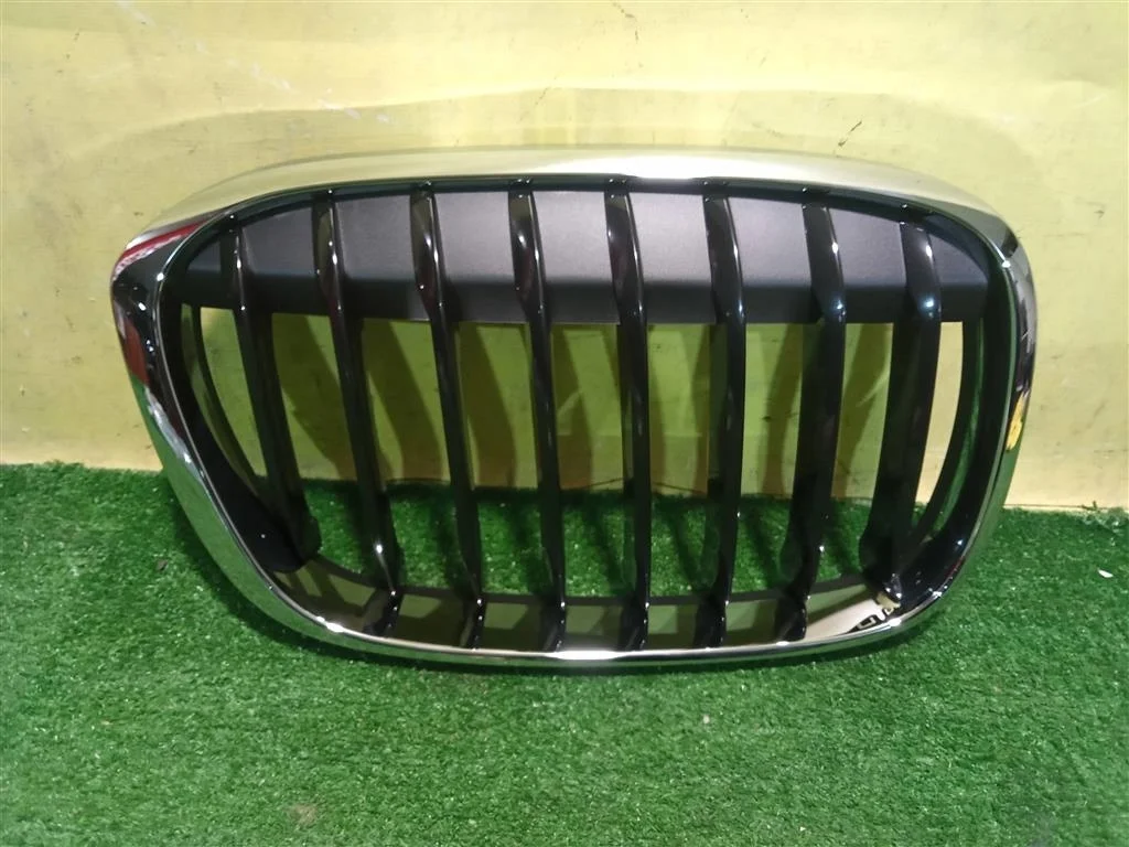 Решетка радиатора  BMW X1 F48 2015 51117383364 16484