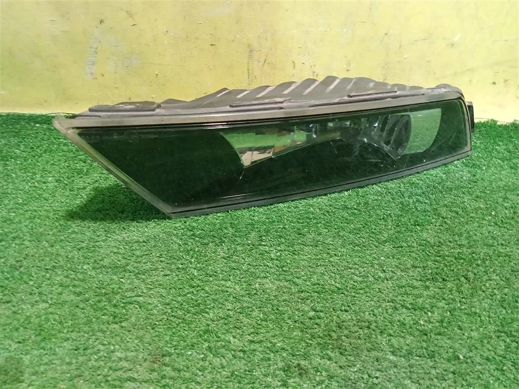 Фара противотуманная левая  Skoda  Superb 2015 3V0941699 18293