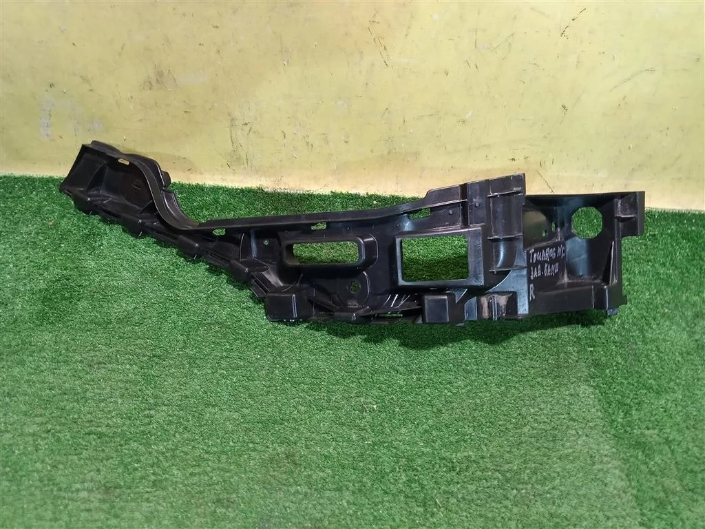 Кронштейн заднего бампера правый  Volkswagen  Touareg NF 2010 7P6807394C 18769