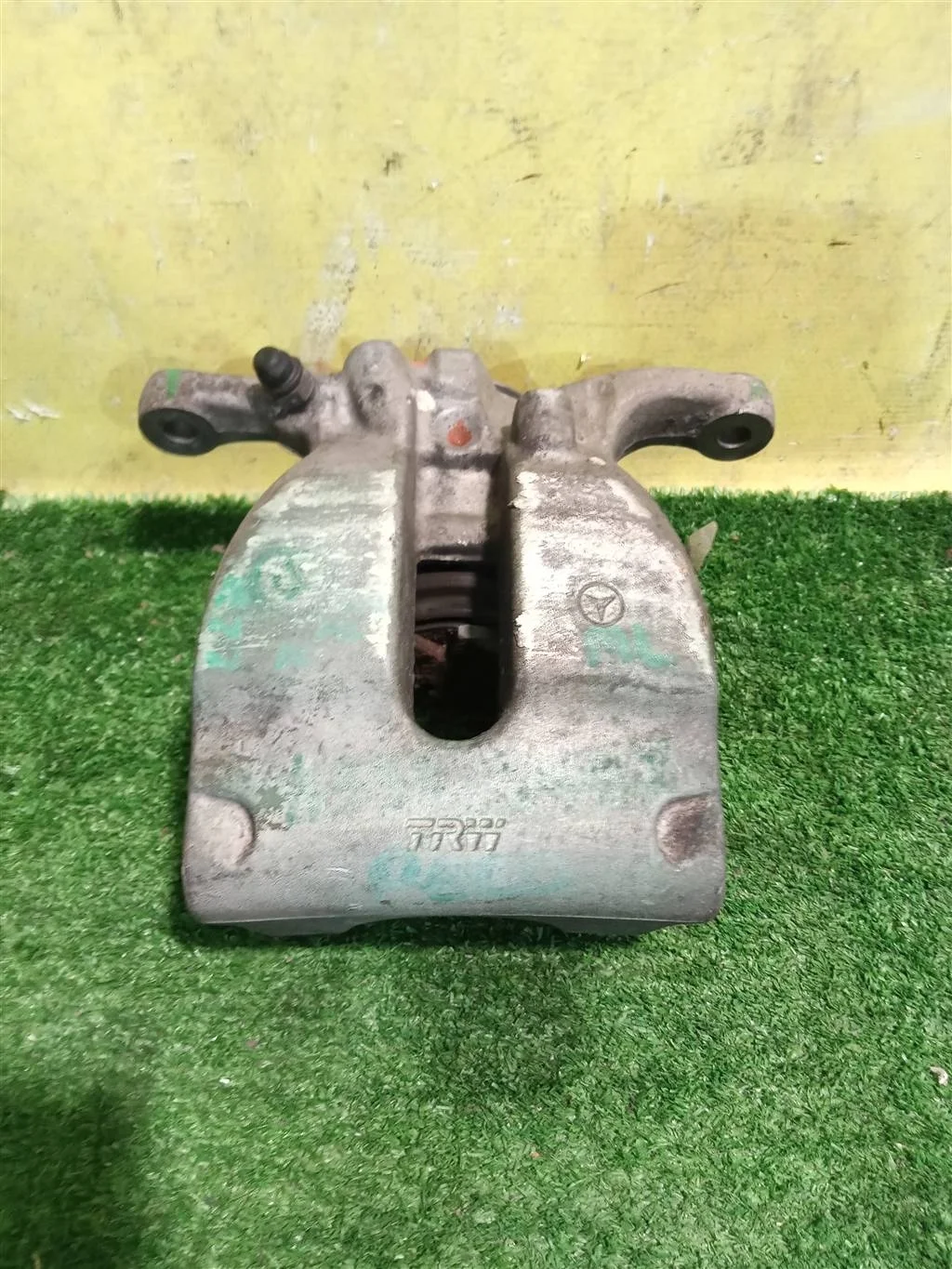 Суппорт задний правый  MERСEDES BENZ ML-Class (w166) 2011 A1664230681 19238