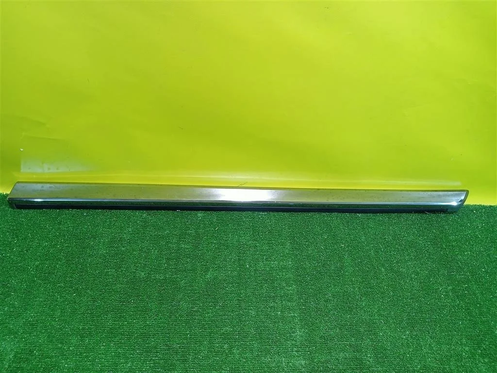 Молдинг передней правой двери  Toyota Land Cruiser (200) 2015> 7507160140 21712