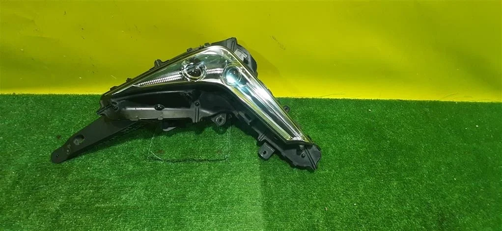 Фара противотуманная левая  Lexus LX570 2015 8139060040 22114