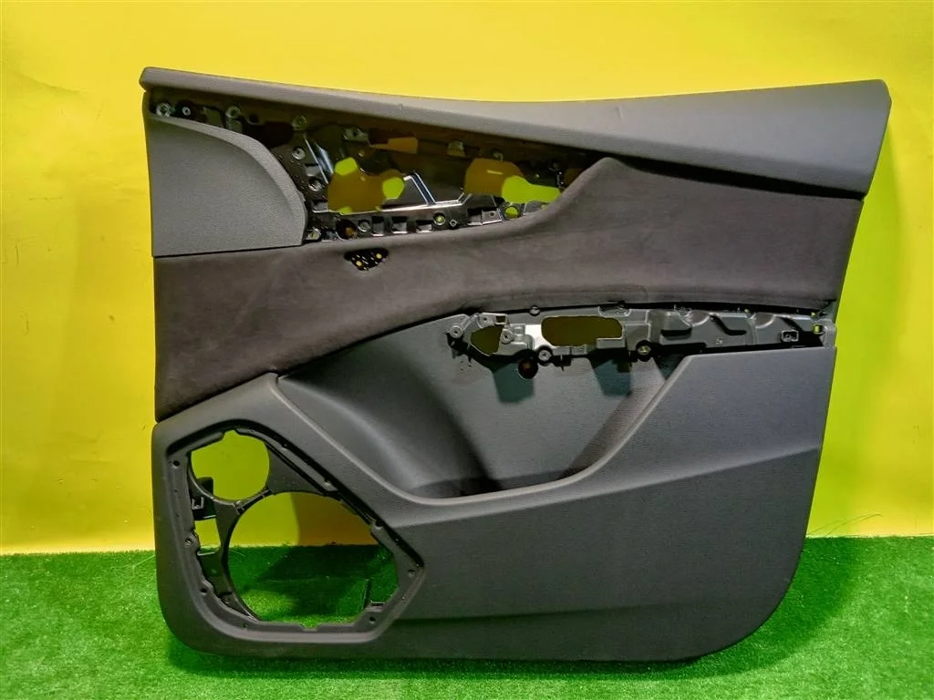 Обшивка двери передней левой  Audi Q7 (4M) 2015 4M0867118B 22884