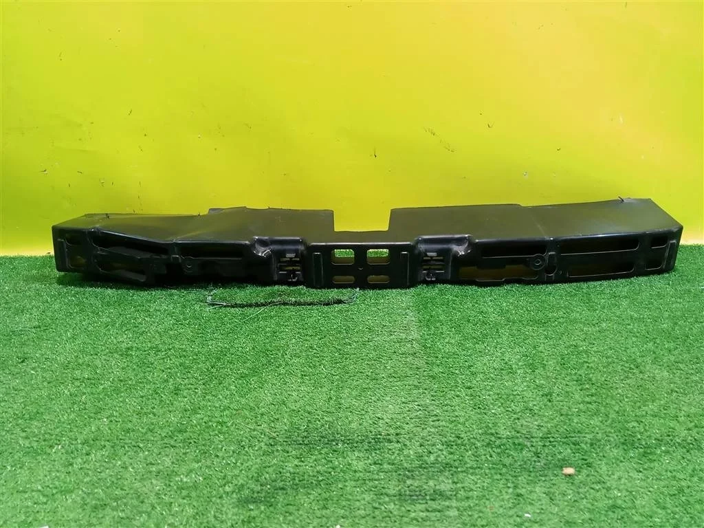 Наполнитель переднего бампера  Renault Kaptur 2016  620904239R 24140