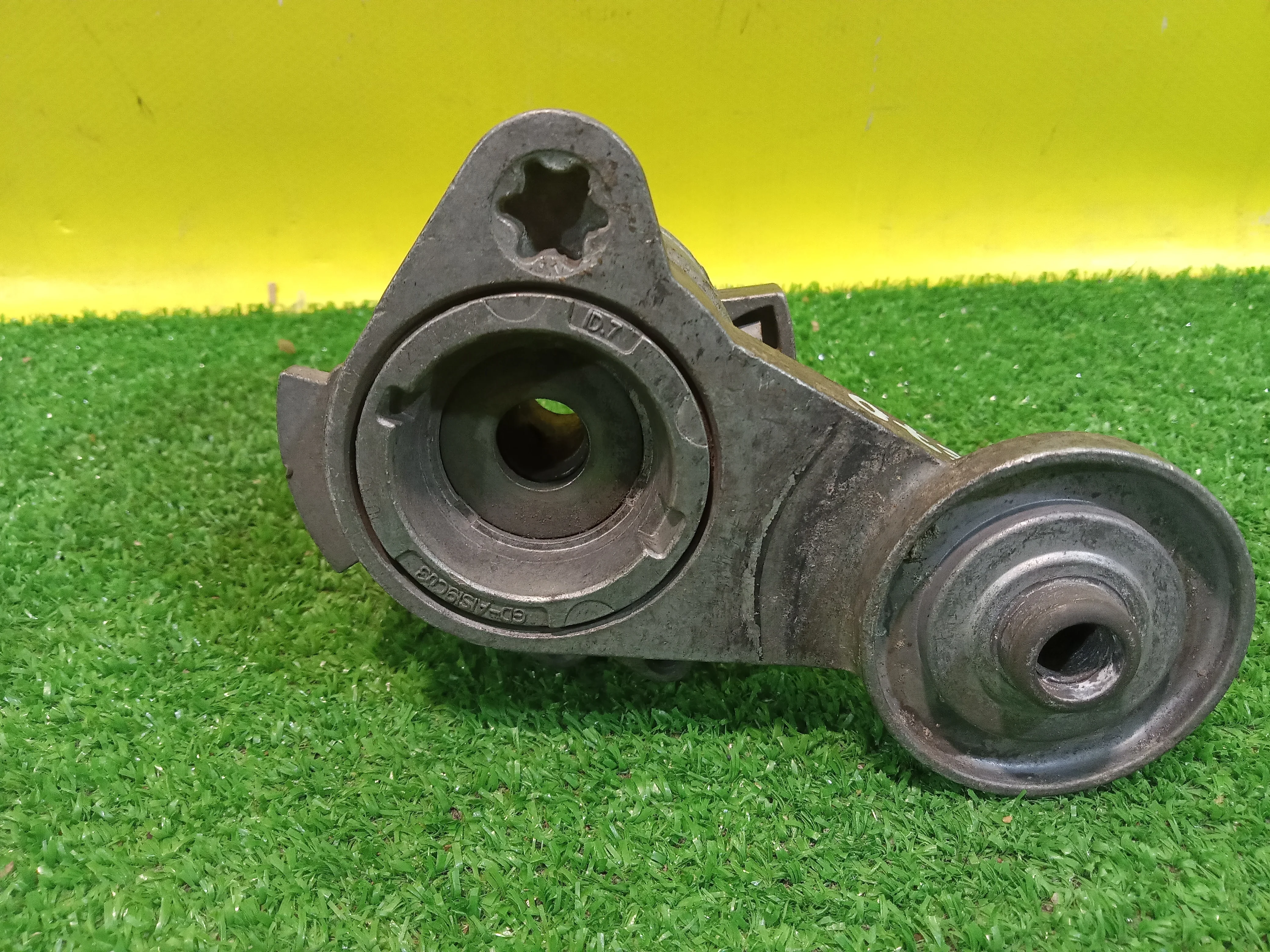 Кронштейн ролика-натяжителя руч. ремня  BMW X5 E70 2006 11287530314 24461