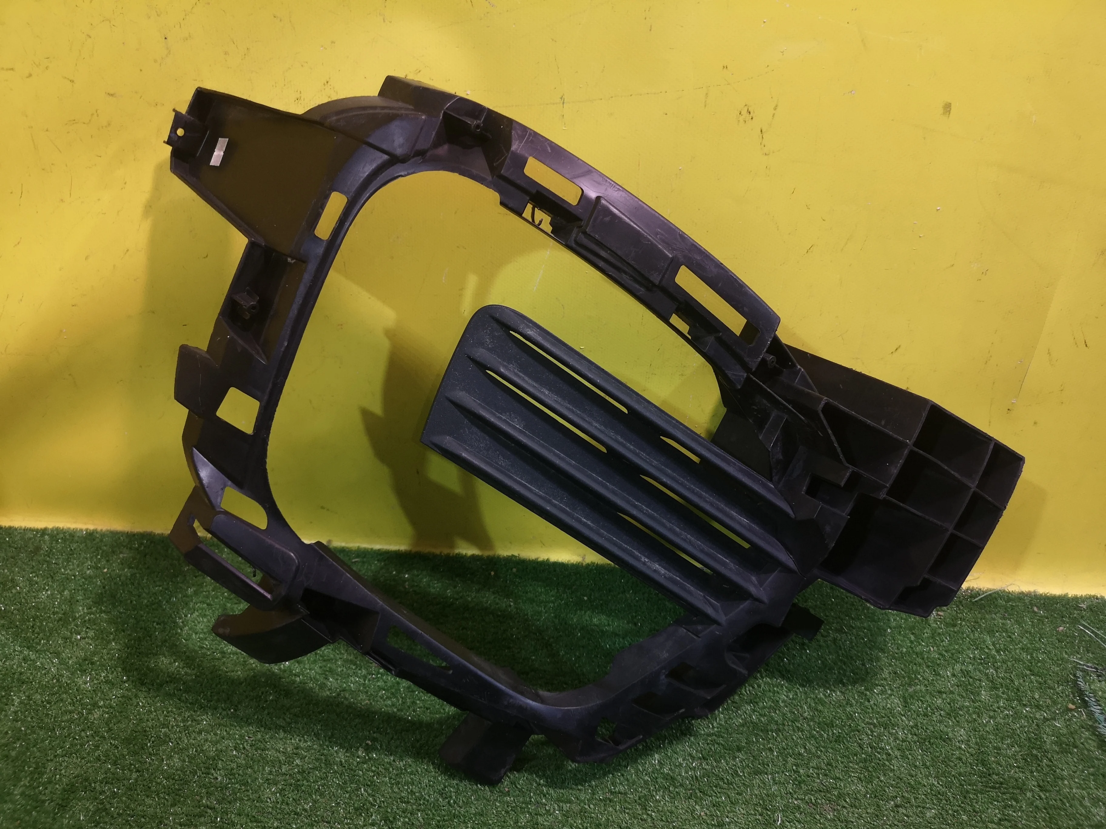 Кронштейн фары противотуманной правой  Renault Kaptur 2016  269209807R 24503