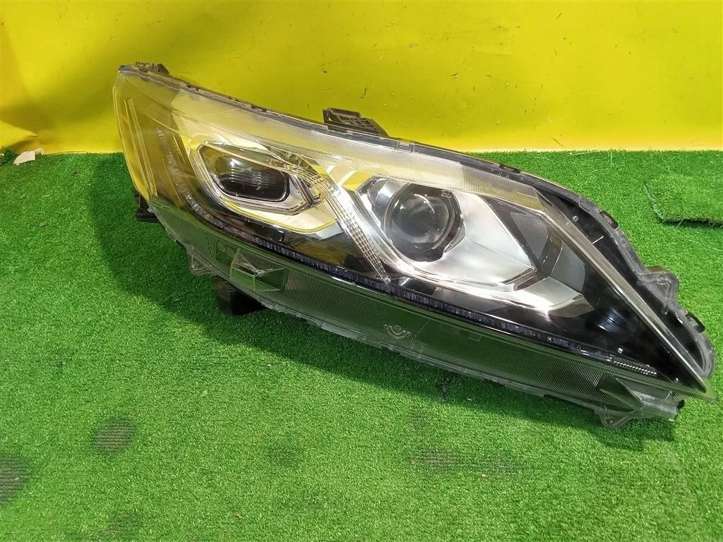 Фара правая  Mitsubishi Eclipse Cross 2017 8301D072 25347