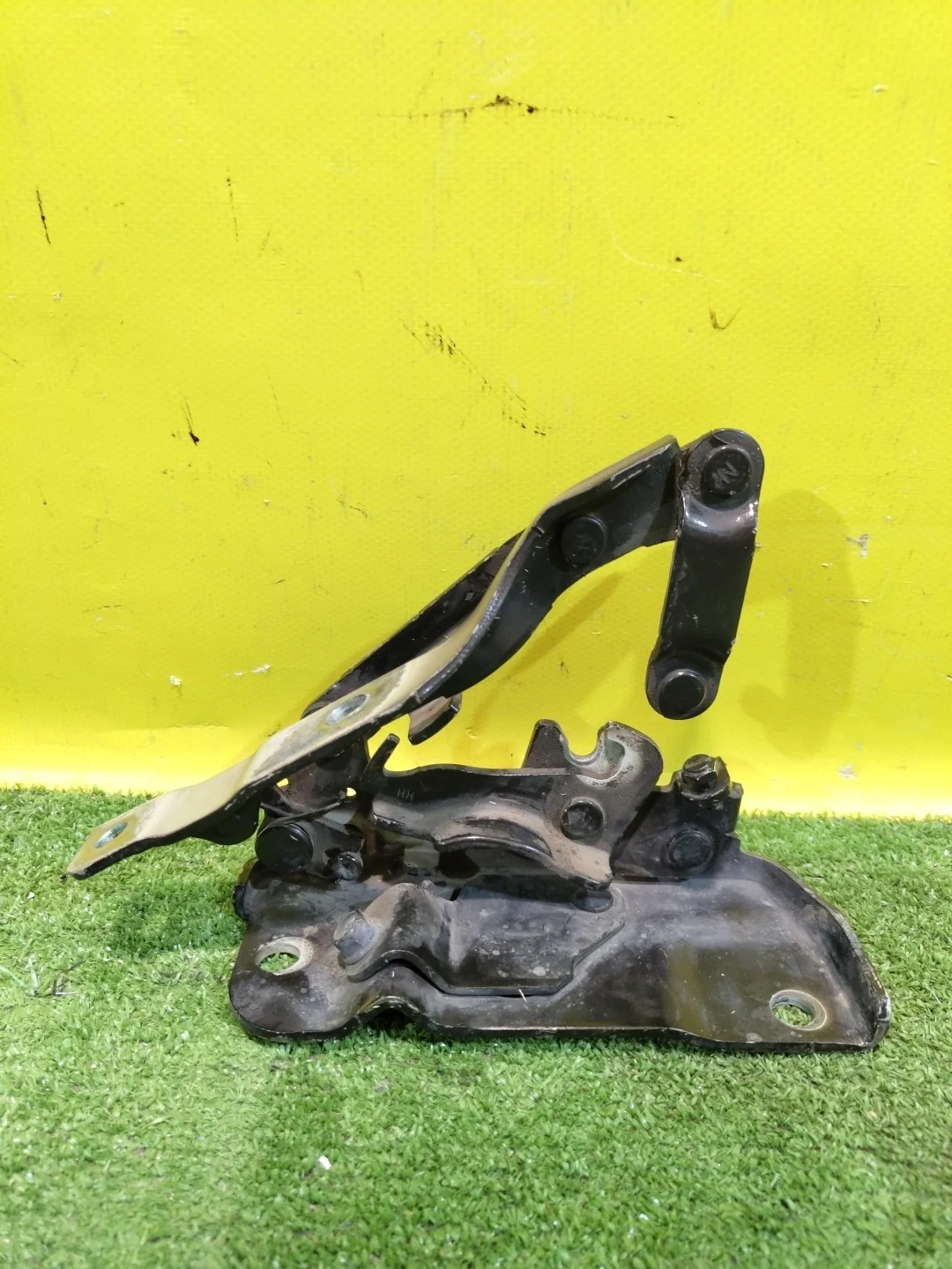 Петля капота правая  Kia Sorento Prime 2014 79120C5000 26304