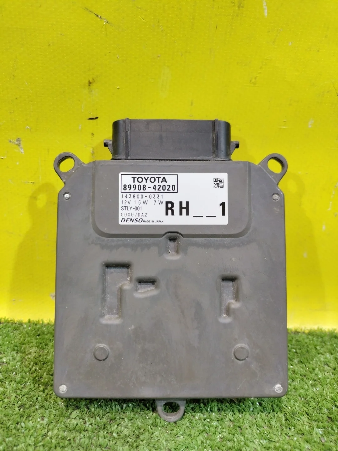 Блок ксеноновой лампы  Toyota RAV4 2018 8990842020 26442