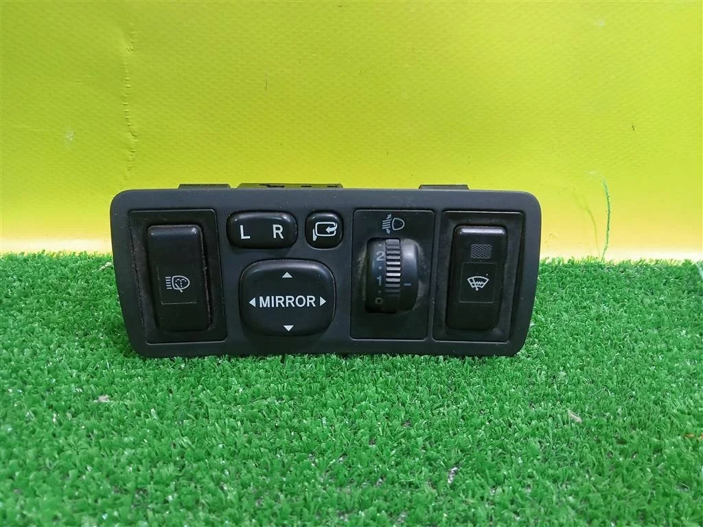 Блок кнопок  Toyota Avensis II 2006 8487205010 27079