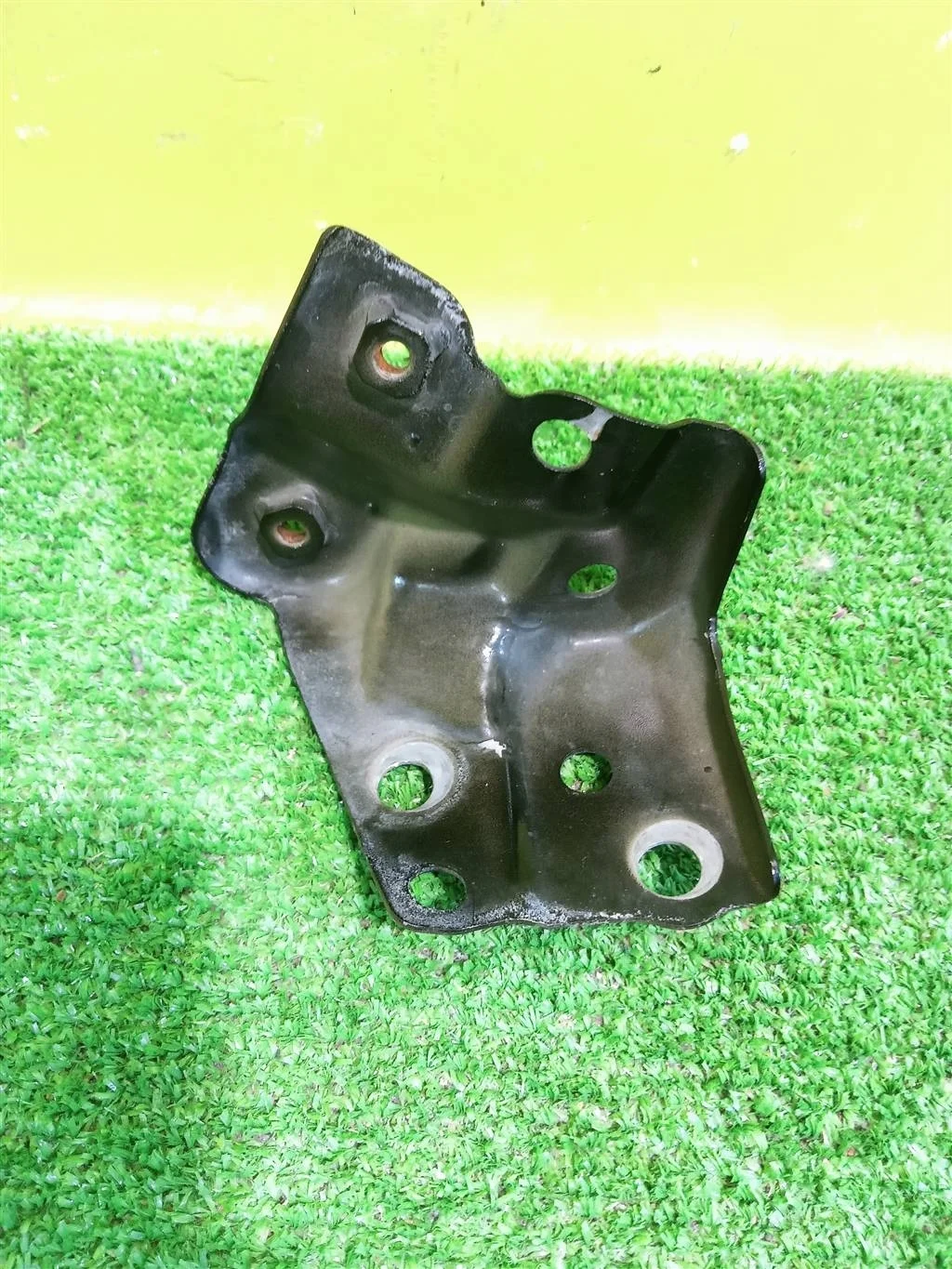 Кронштейн крепления переднего правого крыла  Toyota Camry V70 2017 5383533110 27544