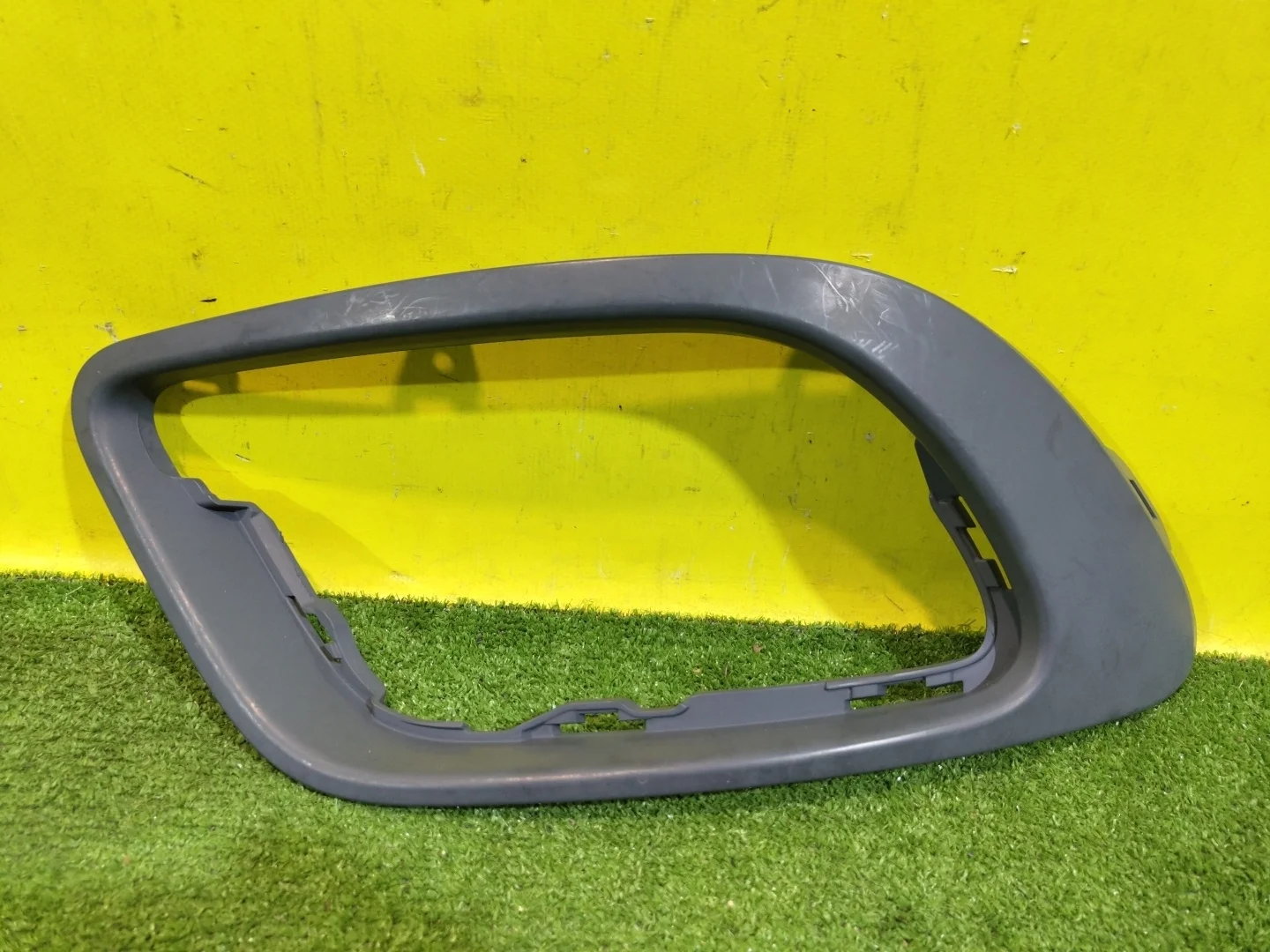 Рамка противотуманой фары левой  Renault Fluence 2012 261A36538R 28796