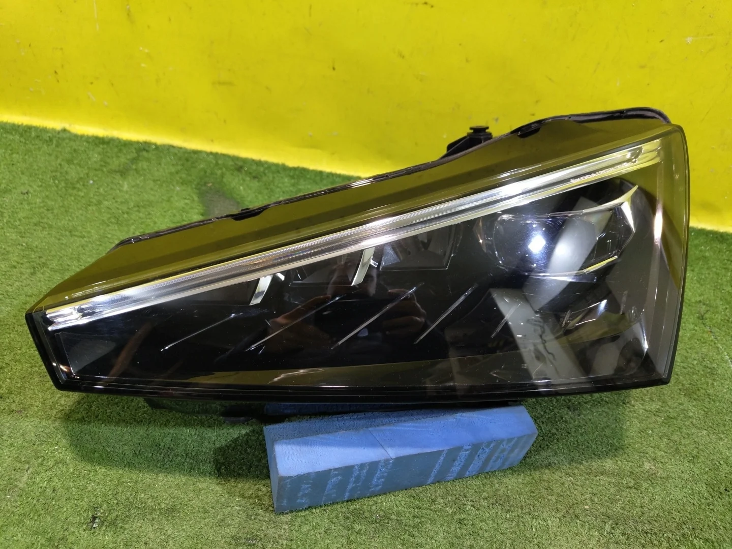 Фара левая LED  Skoda  Rapid 2019 60U941019A 30029