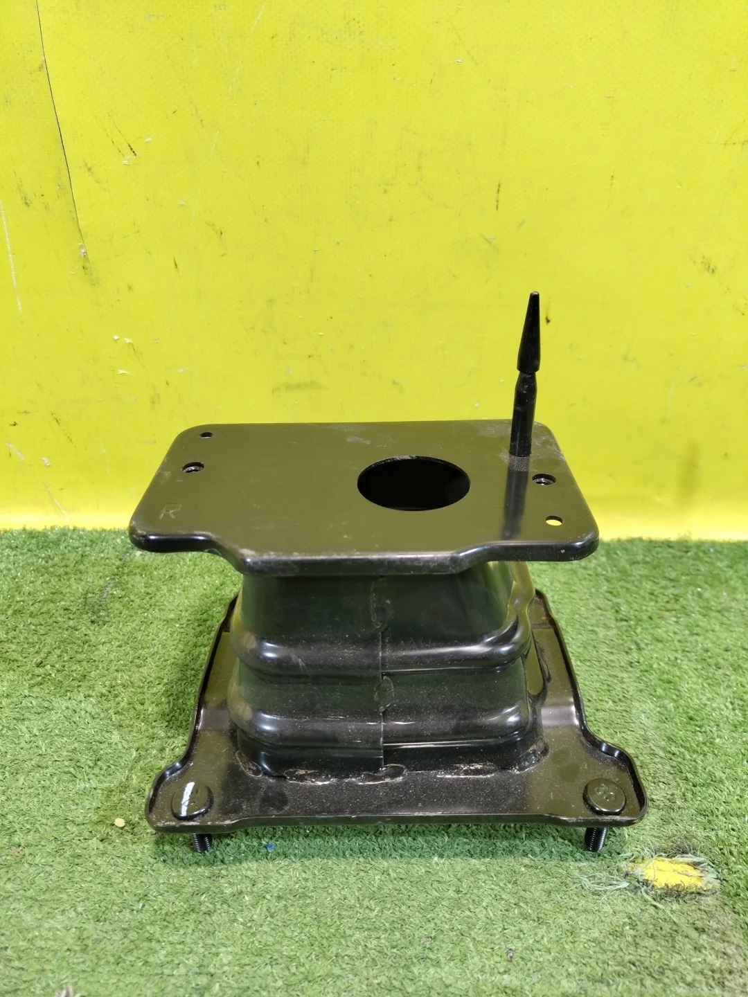 Кронштейн заднего бампера правый  Kia Soul 2 PS 2014 86642B2000 30140