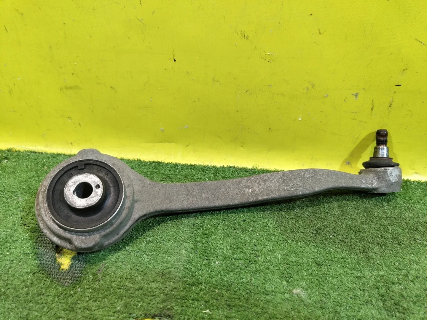 Рычаг передний верхний правый  MERСEDES BENZ C-Class (W203) 2000 A2043304411 30143