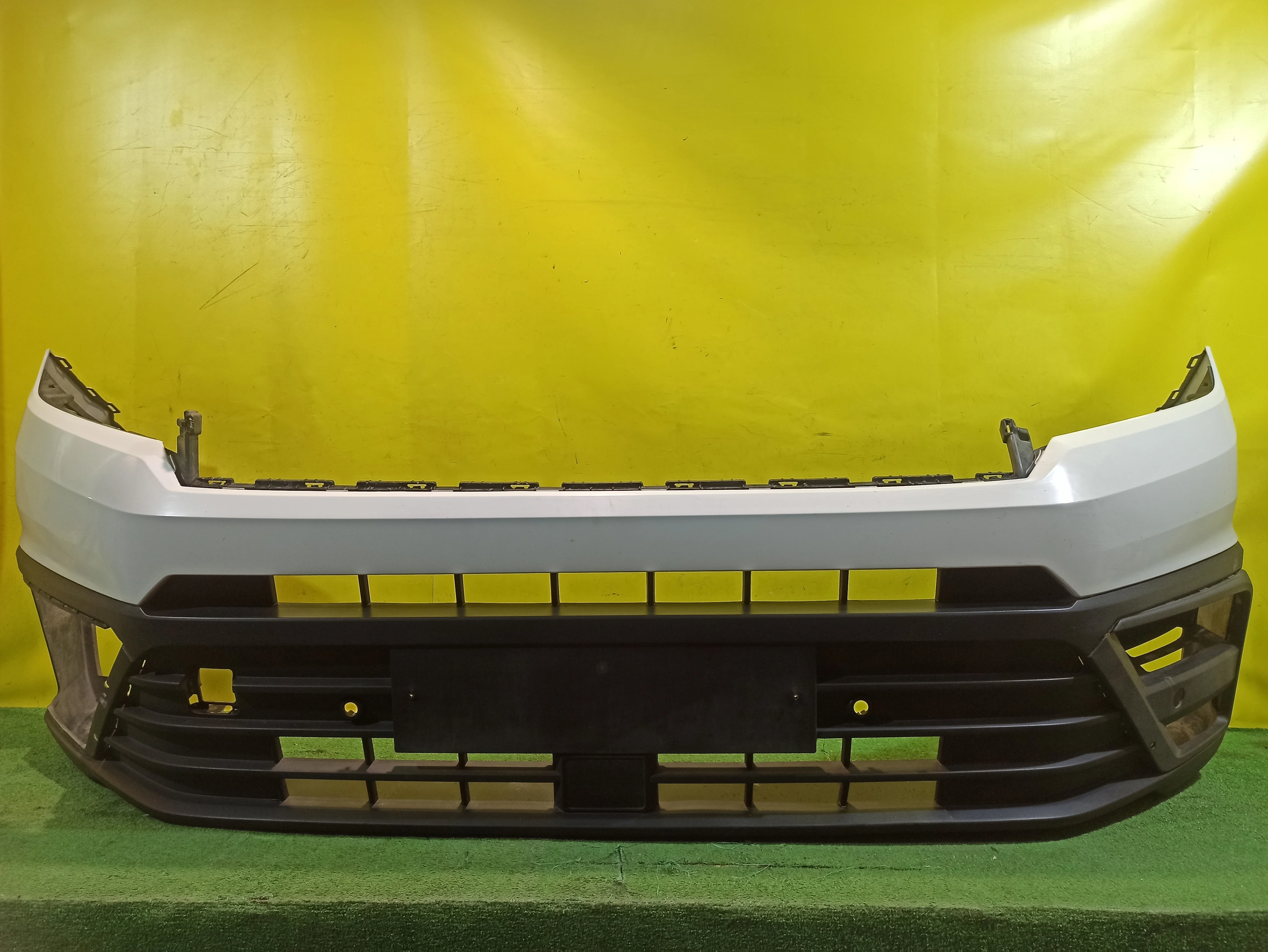 Бампер передний  Volkswagen  Crafter 2016 7C0807221A 30352