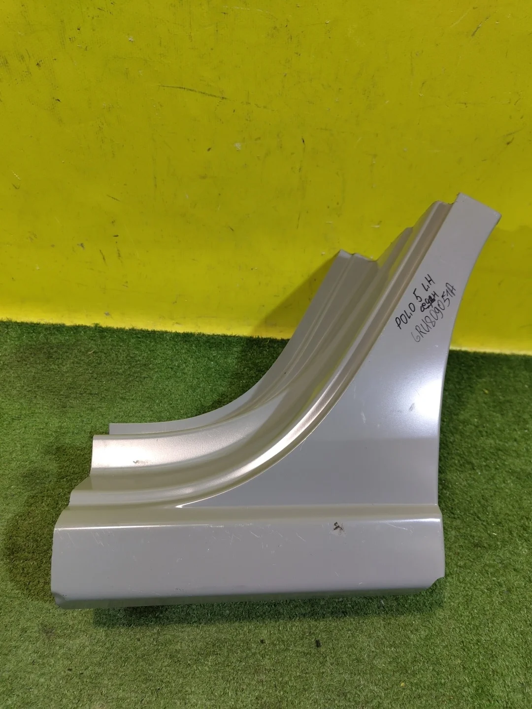 Порог левый  Volkswagen  Polo (Sed RUS) 2011 6RU809051A 30610