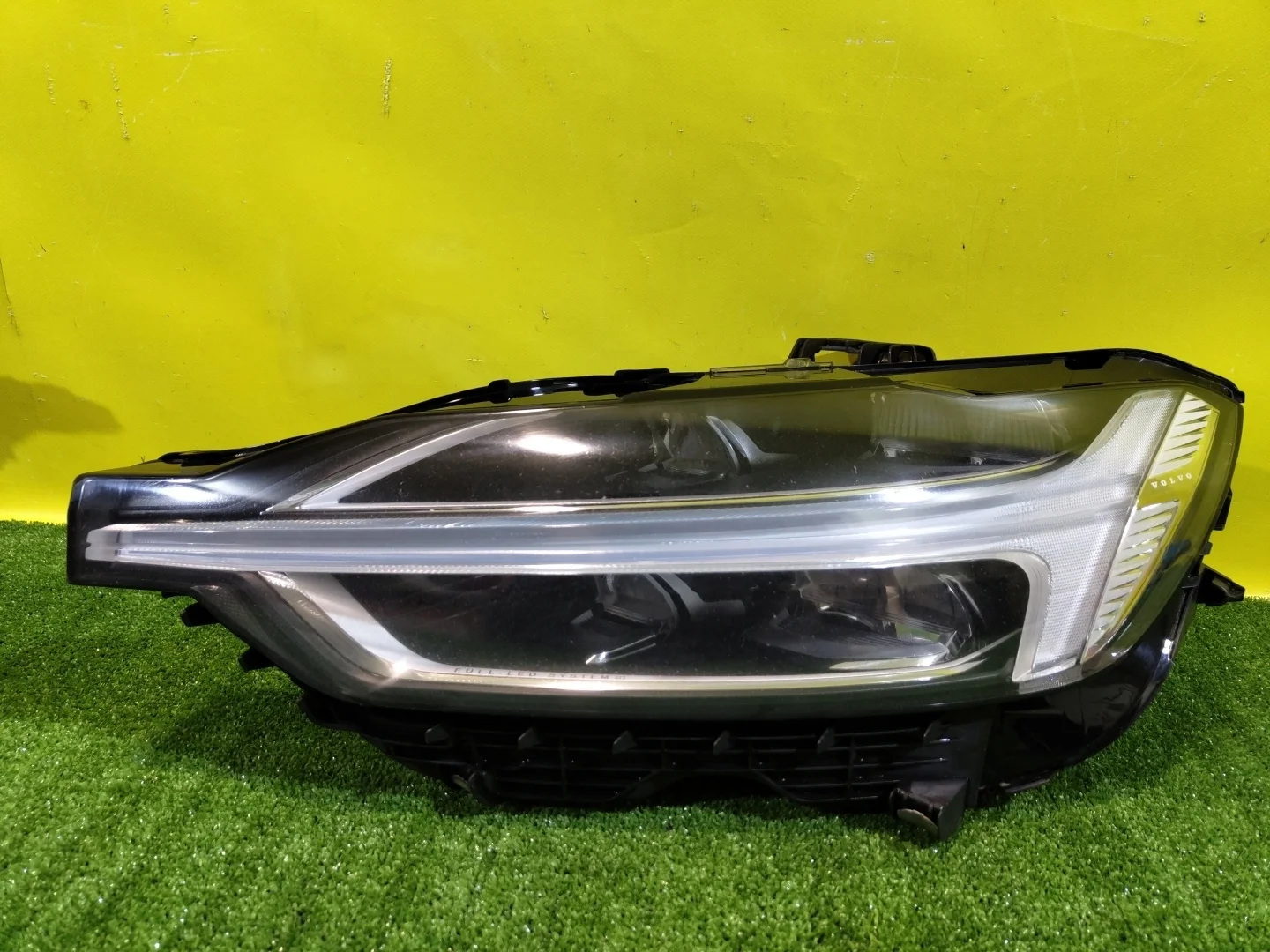 Фара левая LED  Volvo XC60 2017 31656616 30695
