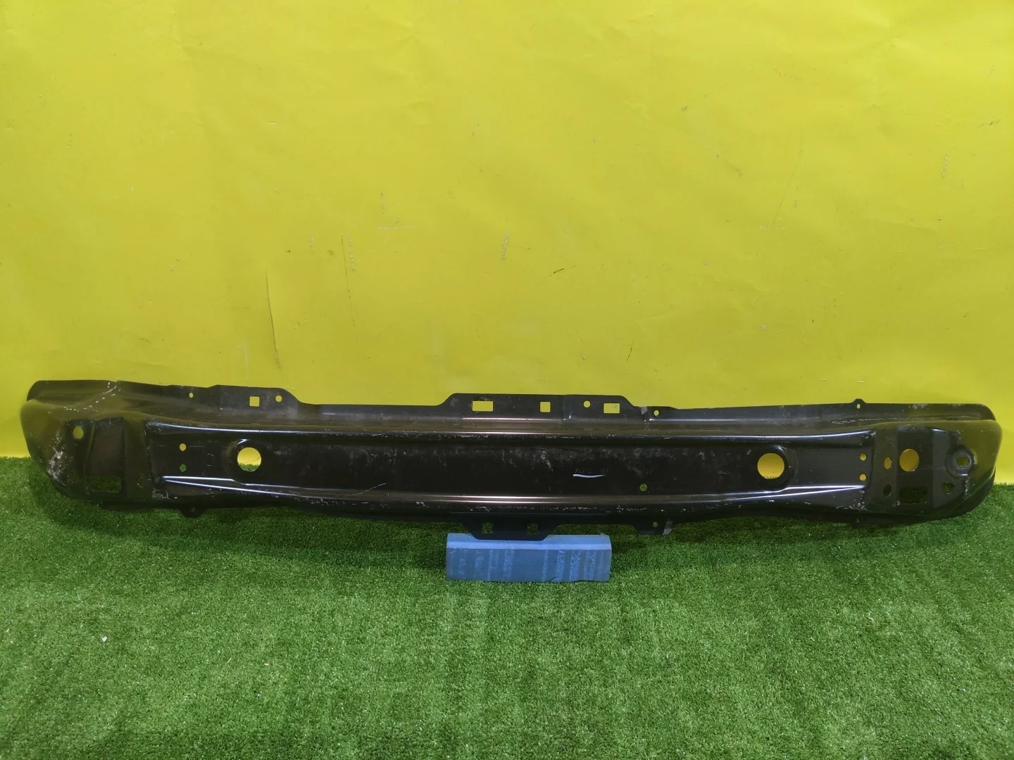 Усилитель переднего бампера  Renault Arkana 2018 752101176R 30931