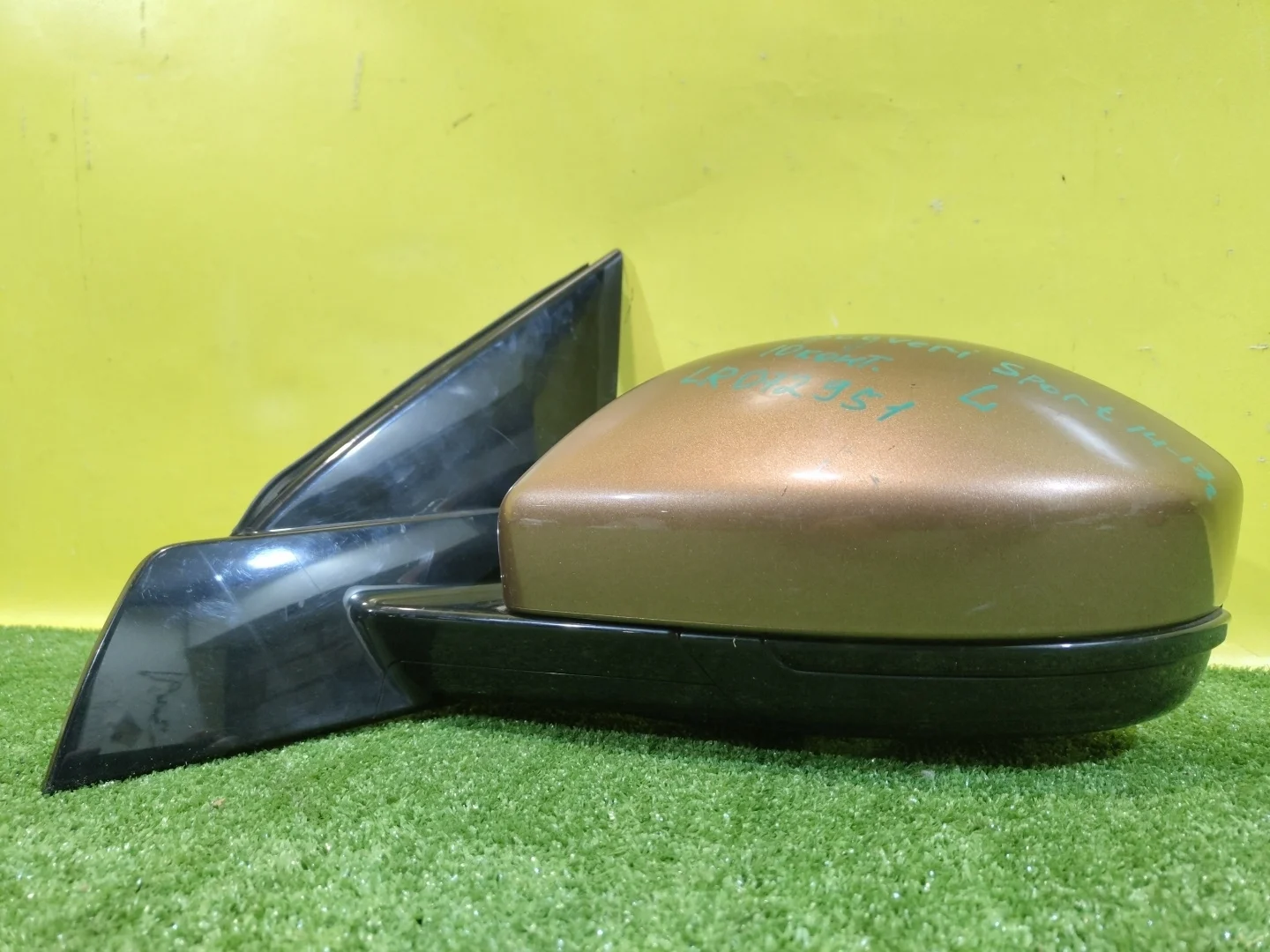 Зеркало левое электрическое  Land Rover Discovery Sport 2014 LR072951 31082