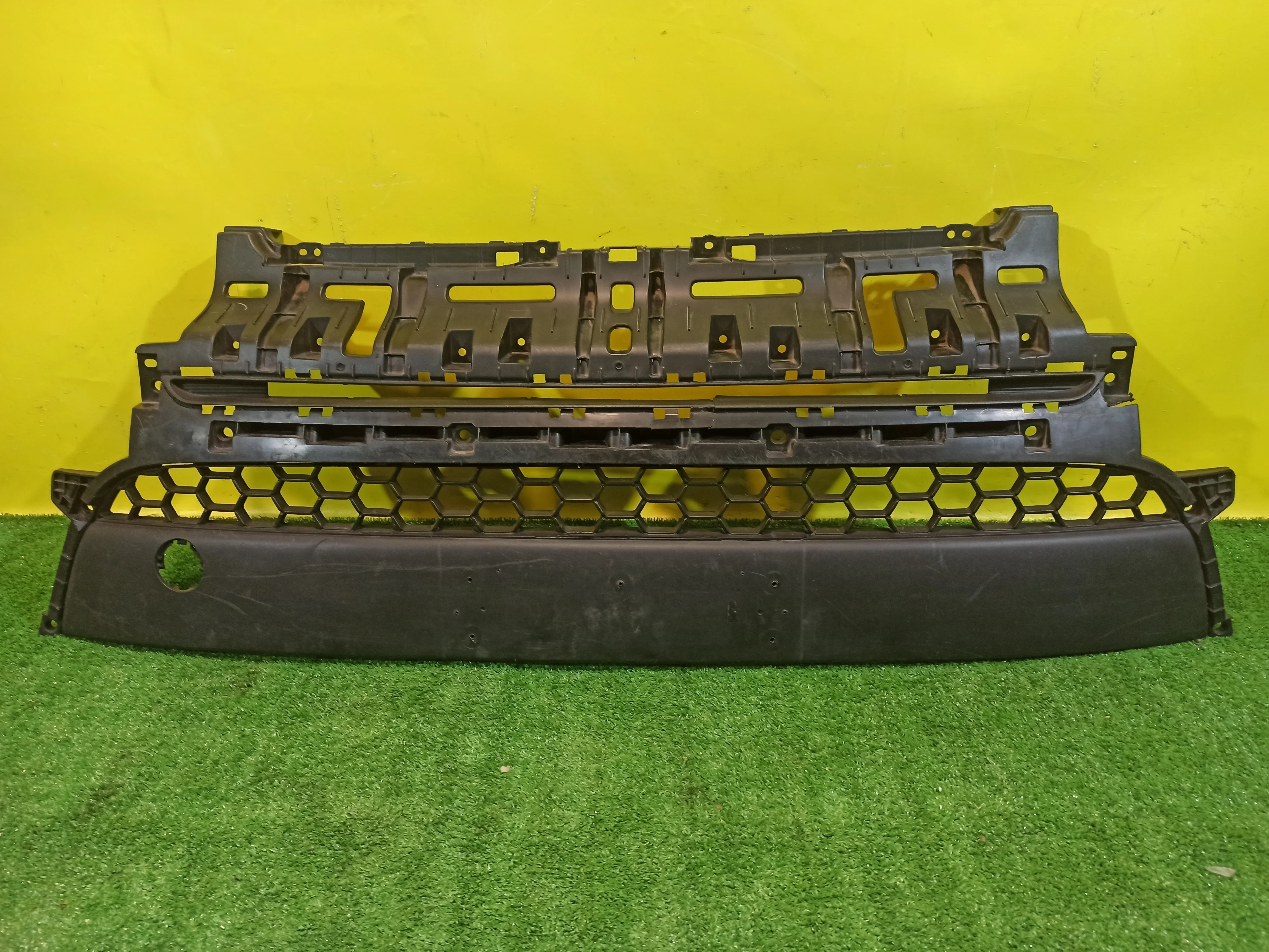 Решетка в бампер нижняя  Kia Soul 2 PS 2017 86561B2500 31639