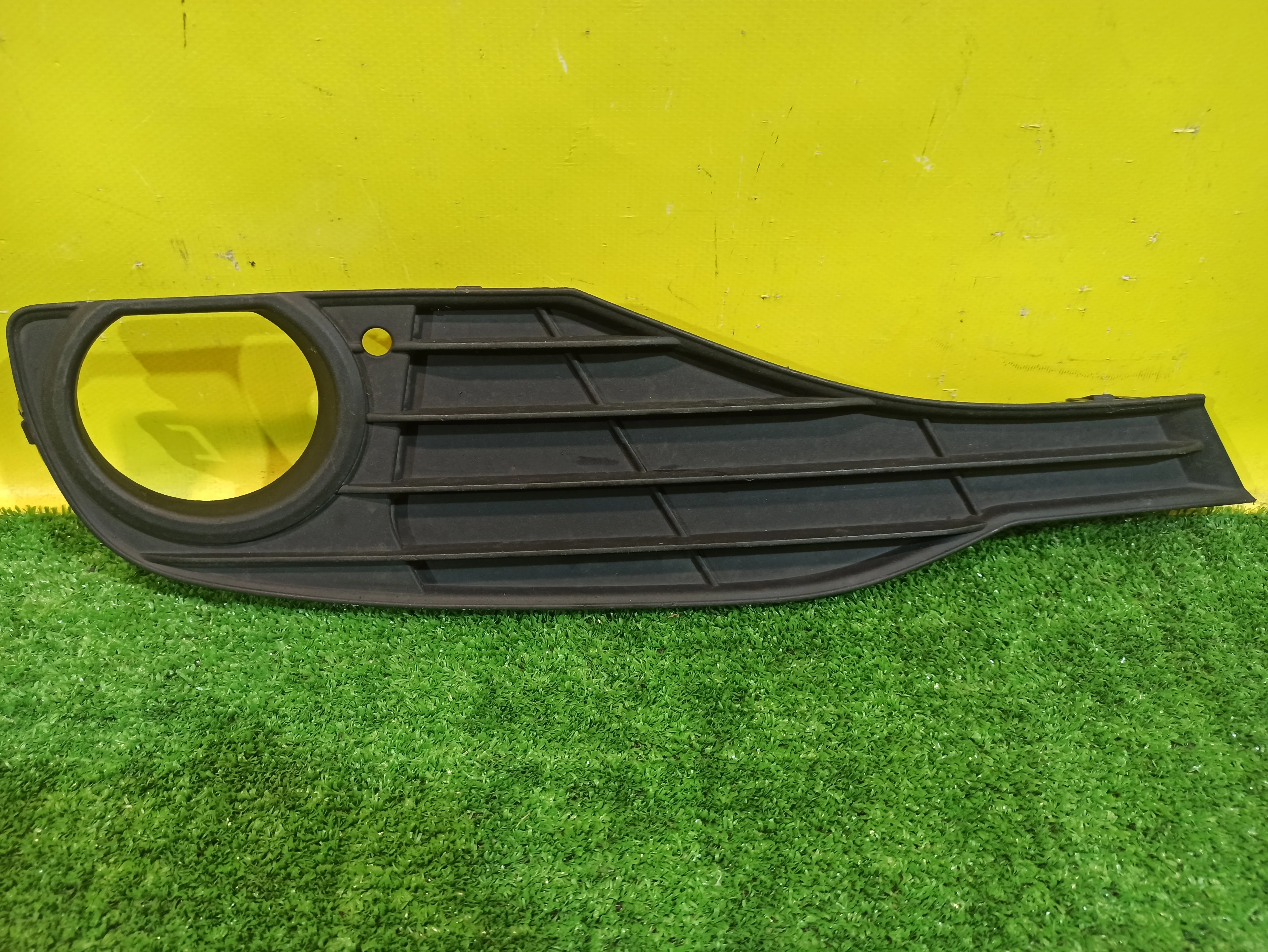 Решетка в бампер правая  BMW 3 F30/F31 2011 51117255366 32326