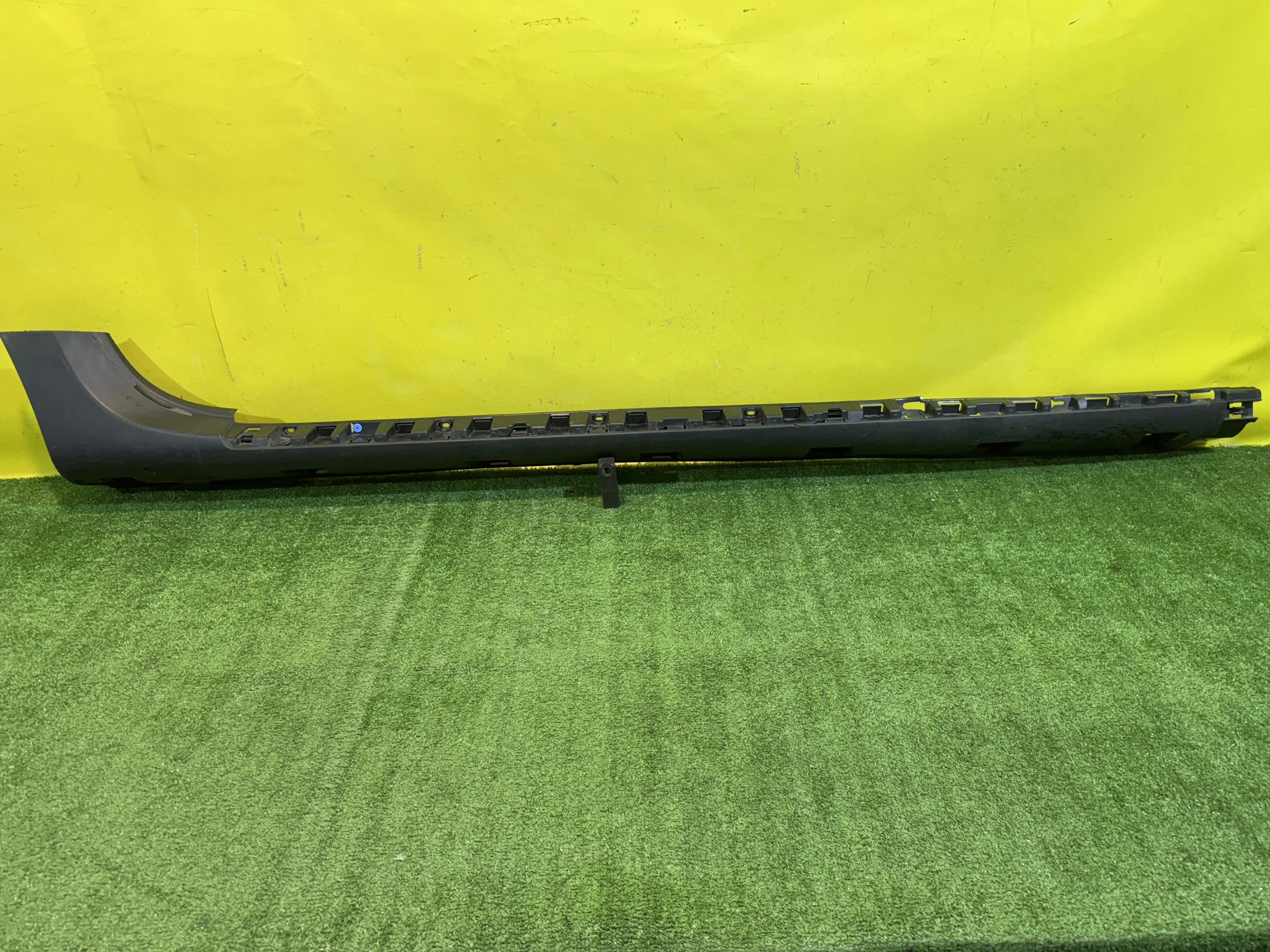 Накладка порога правая  Renault Duster 2010 768506956R 33163