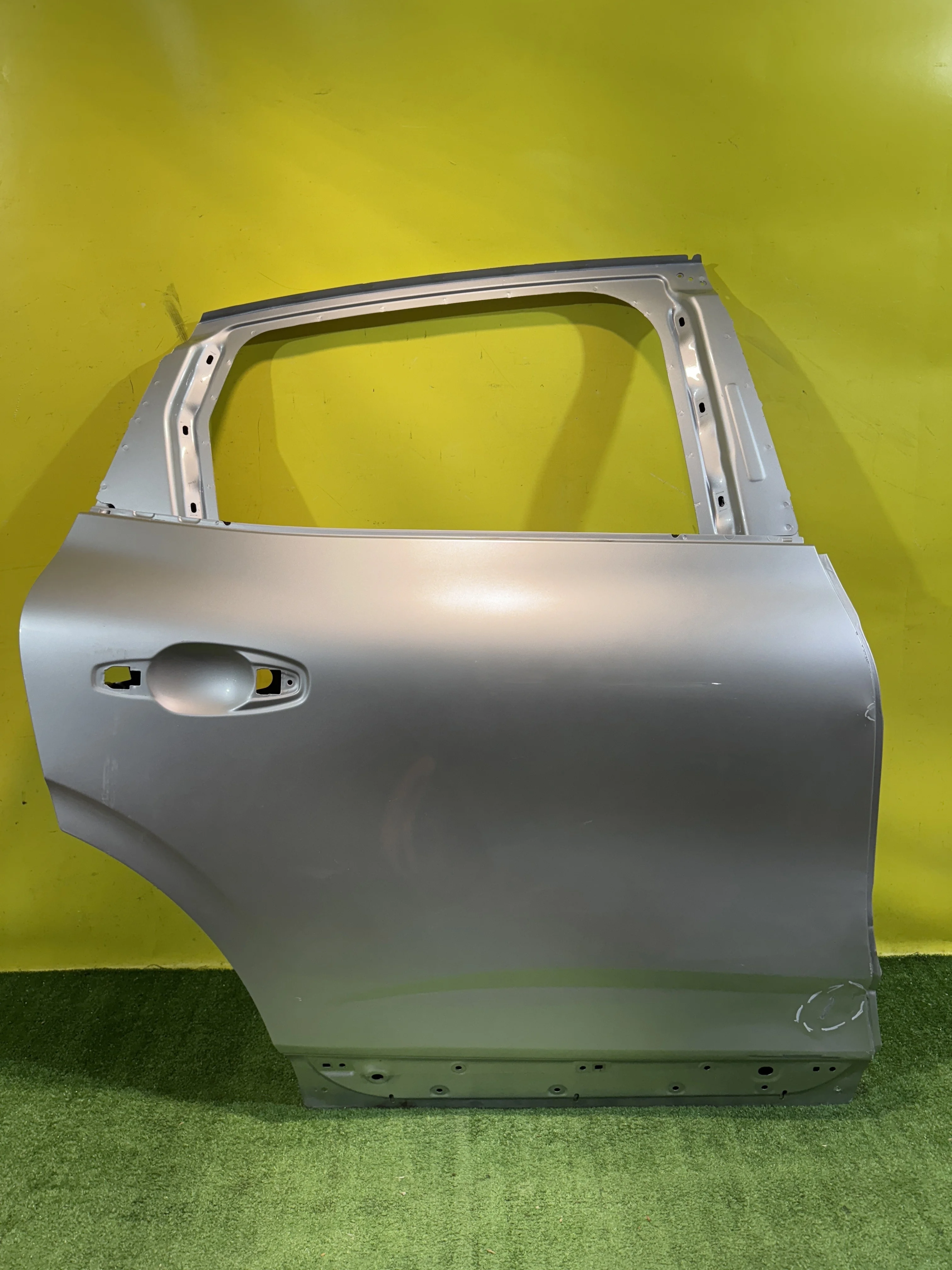 Дверь задняя правая  Renault Arkana 2018 821006697R 33246