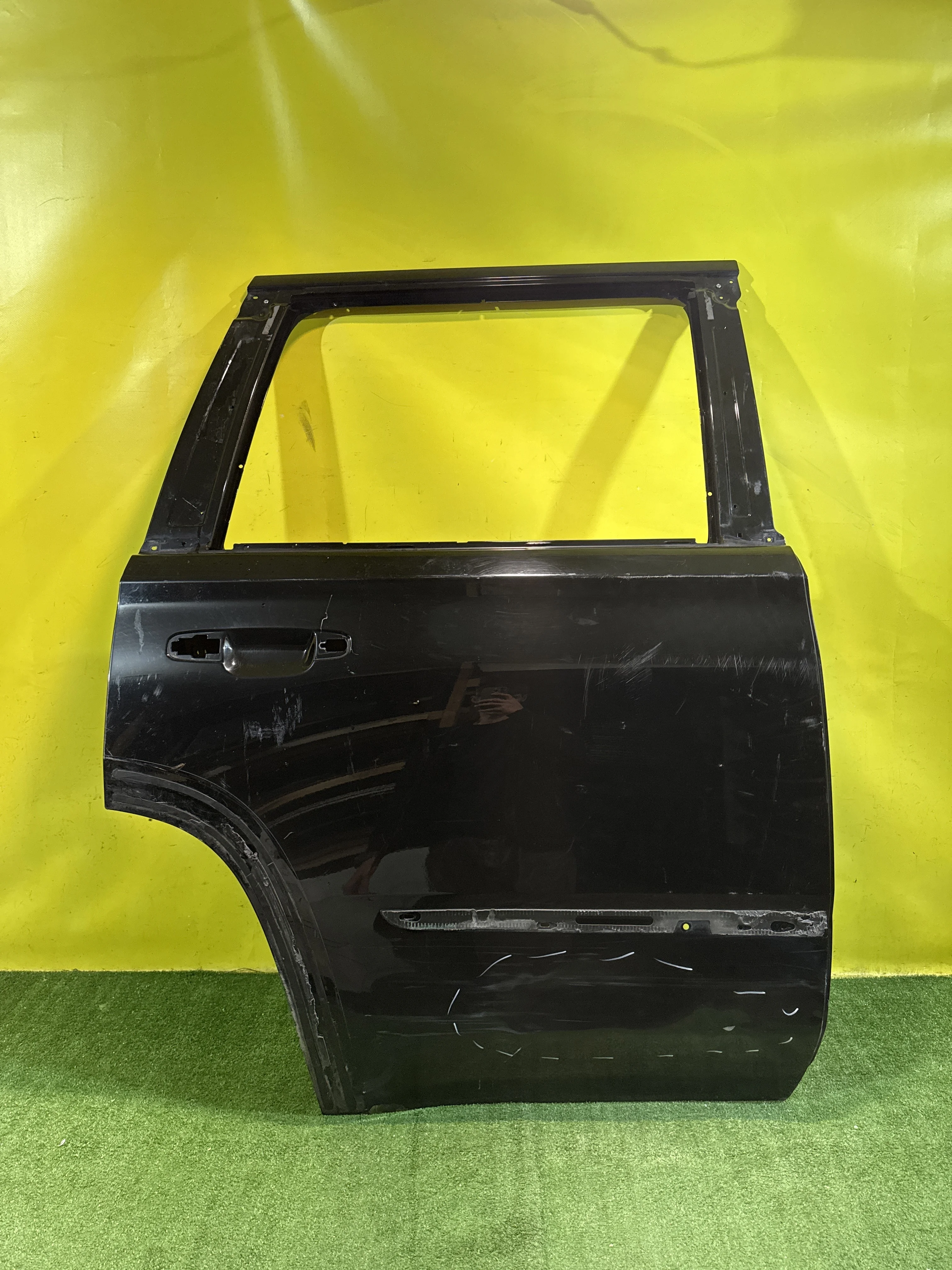 Дверь задняя правая  Cadillac Escalade 2013 84253592 33798