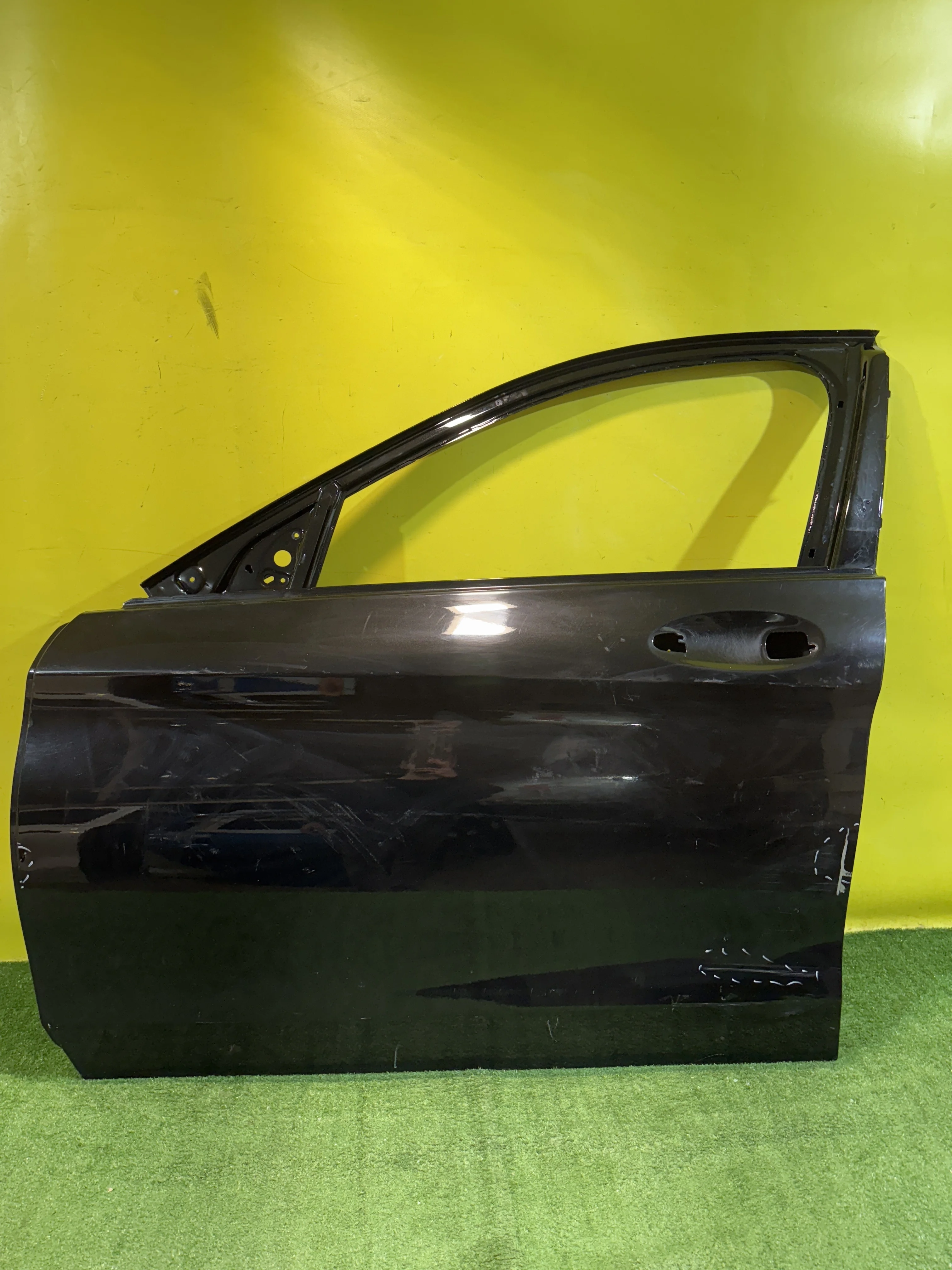 Дверь передняя левая  MERСEDES BENZ C-Class (W205) 2013 A2057200105 33826