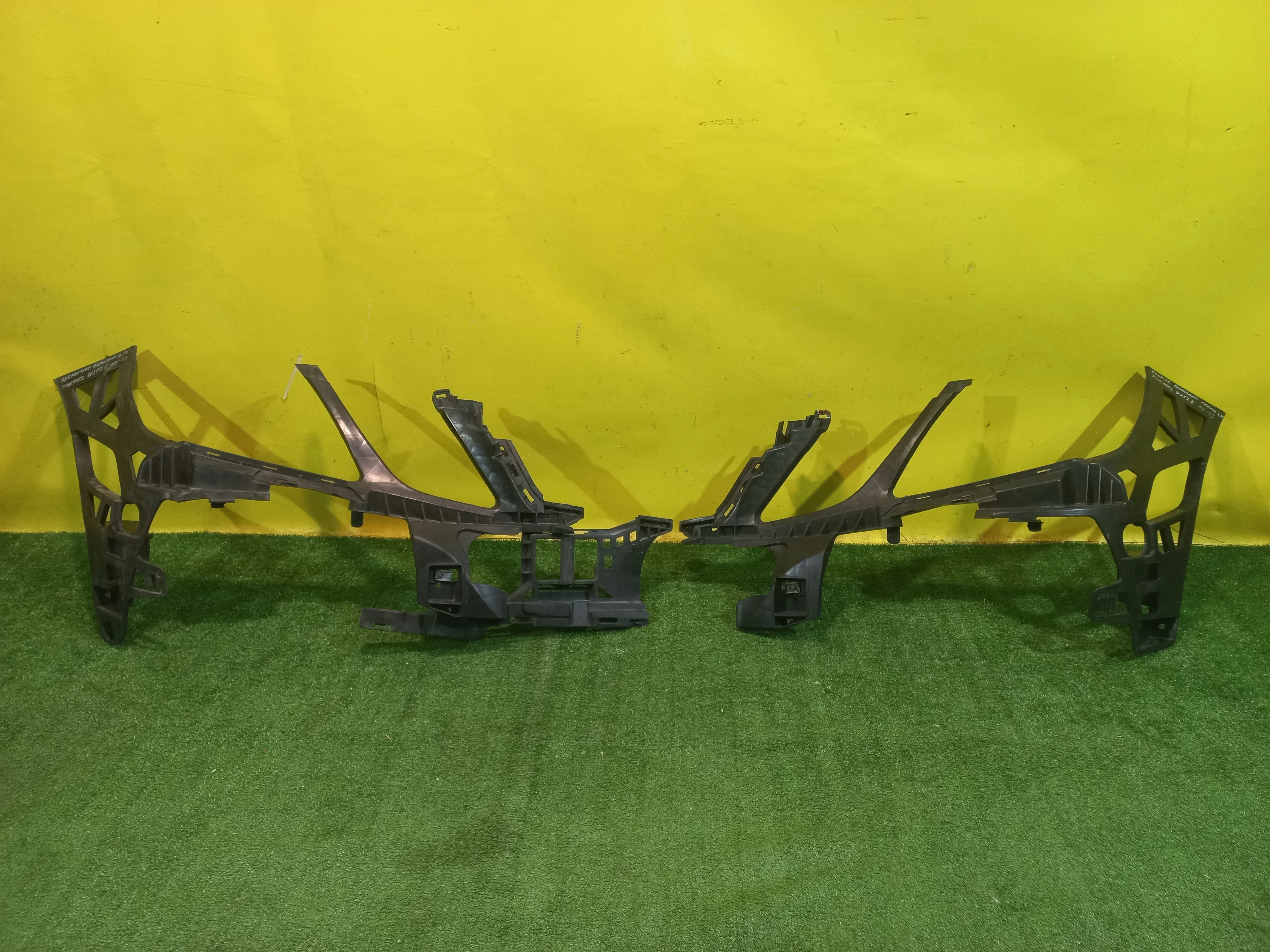 Накладка бампера передняя правая  MERСEDES BENZ E-Class (W212) 2009 A2128852265 33950